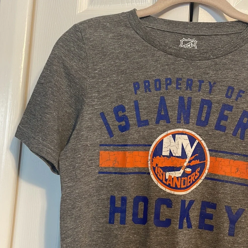 NHL NY Islanders short sleeve shirt size kids medium 10-12
